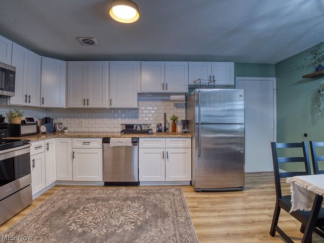 725 Shakespeare Drive, Berea, OH 44017