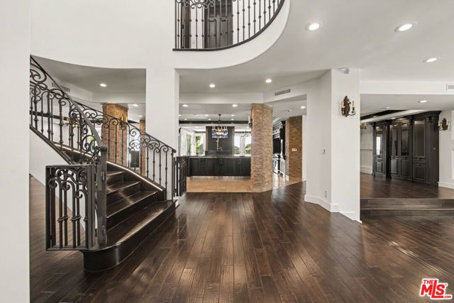 12608 Promontory Road, Los Angeles, CA 90049