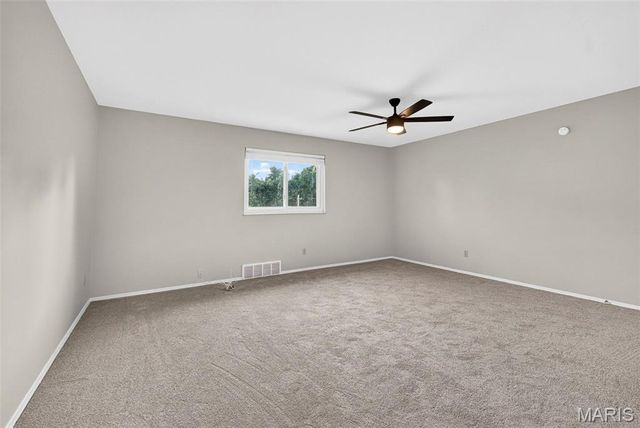10744 Forest Path Drive, St Louis, MO 63128
