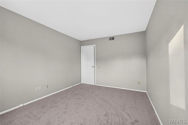10744 Forest Path Drive, St Louis, MO 63128