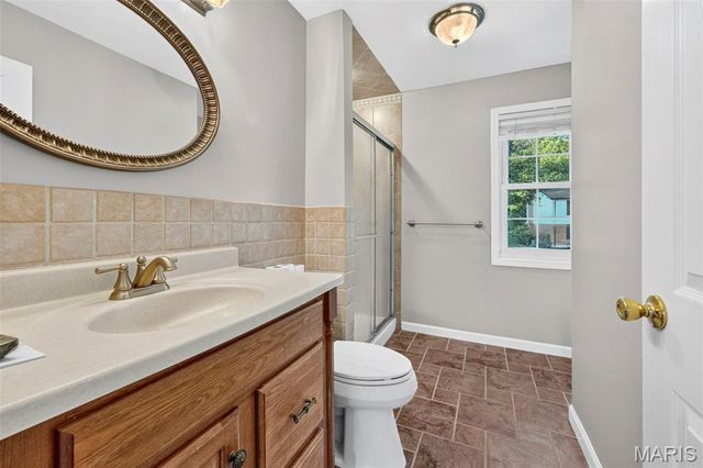 10744 Forest Path Drive, St Louis, MO 63128