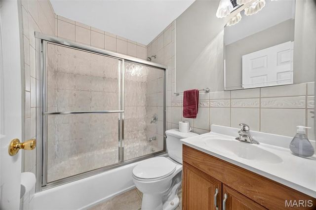 10744 Forest Path Drive, St Louis, MO 63128