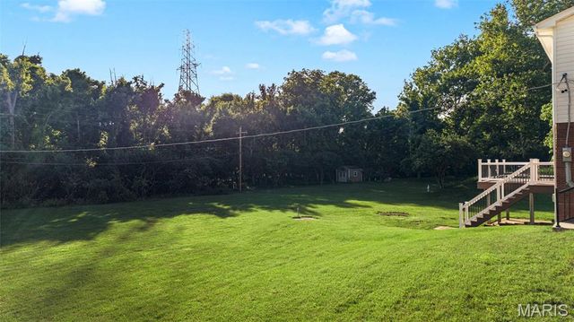 10744 Forest Path Drive, St Louis, MO 63128