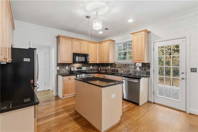 5348 Vinings Lake View SW, Mableton, GA 30126