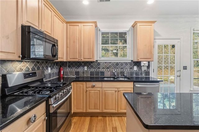 5348 Vinings Lake View SW, Mableton, GA 30126