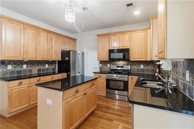 5348 Vinings Lake View SW, Mableton, GA 30126