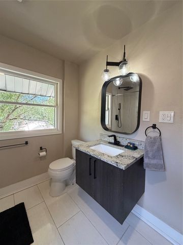 2008 York Street, Des Moines, IA 50316