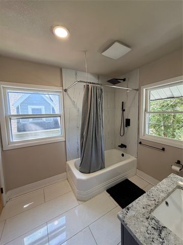 2008 York Street, Des Moines, IA 50316