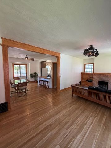 2008 York Street, Des Moines, IA 50316