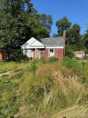 18811 Kelly Road, Detroit, MI 48224