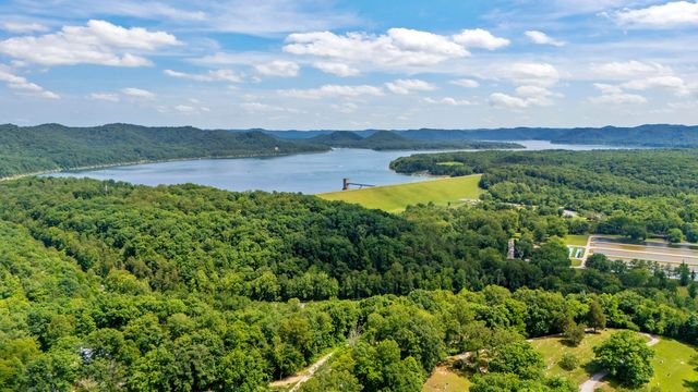 87 White Oak Lane, Morehead, KY 40351