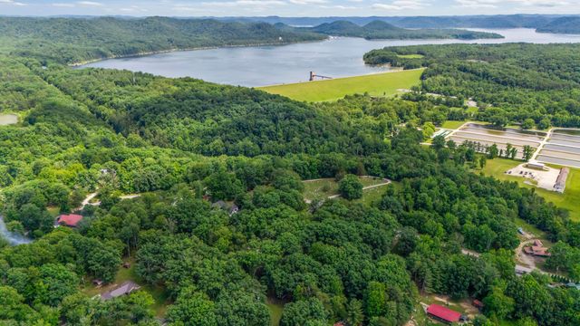 87 White Oak Lane, Morehead, KY 40351
