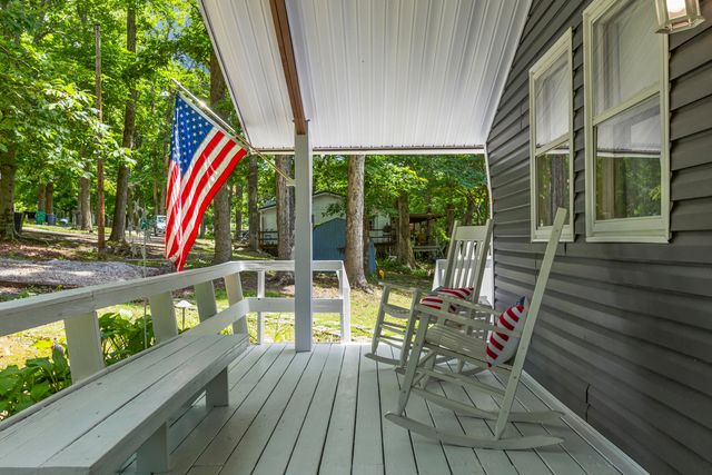 87 White Oak Lane, Morehead, KY 40351