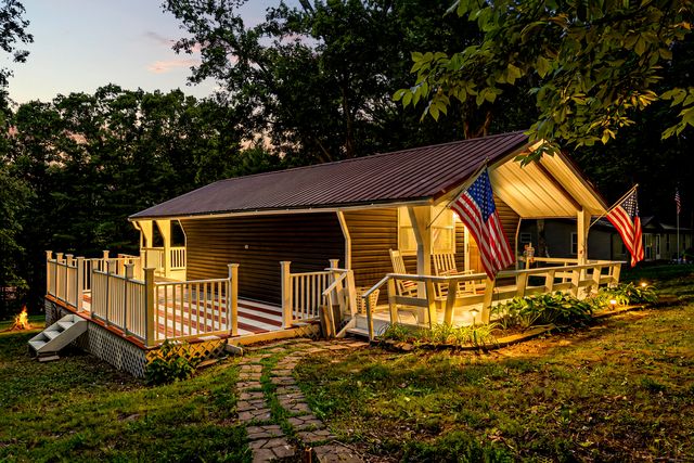 87 White Oak Lane, Morehead, KY 40351