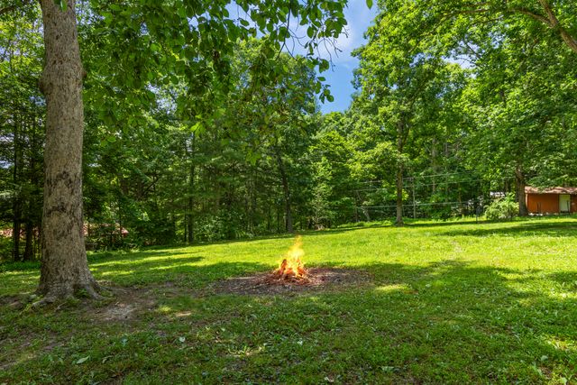 87 White Oak Lane, Morehead, KY 40351