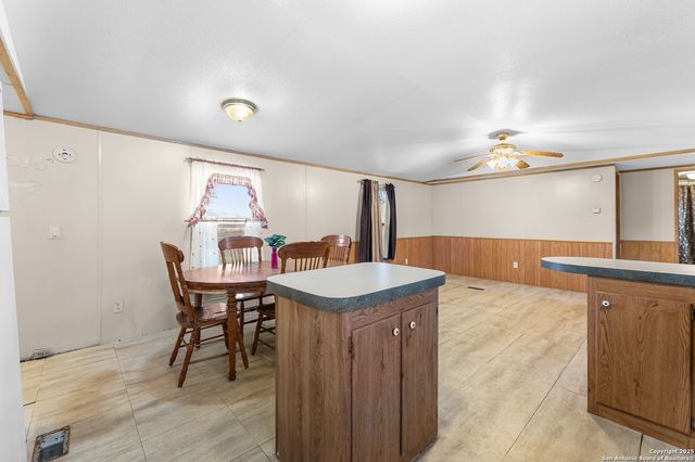 23103 Grand Spg, Elmendorf, TX 78112