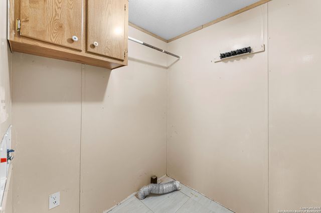 23103 Grand Spg, Elmendorf, TX 78112