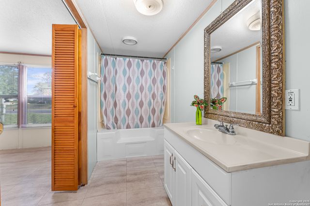 23103 Grand Spg, Elmendorf, TX 78112