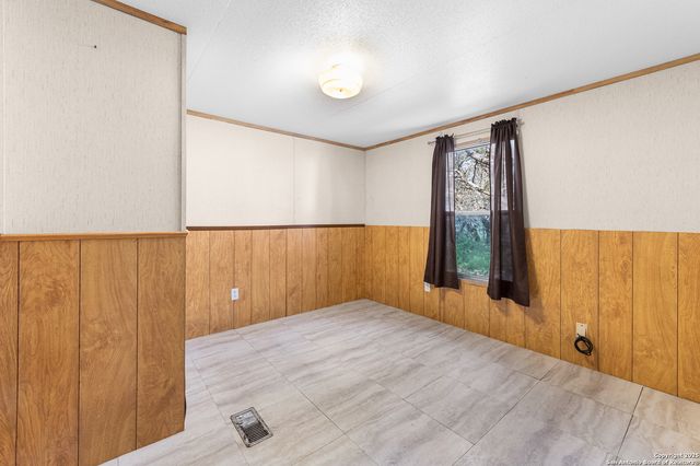 23103 Grand Spg, Elmendorf, TX 78112