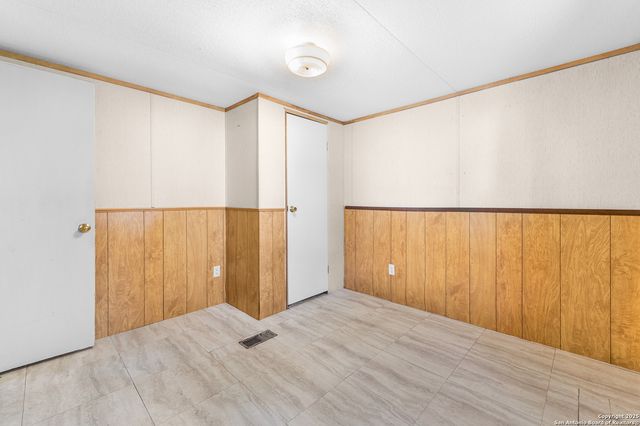 23103 Grand Spg, Elmendorf, TX 78112