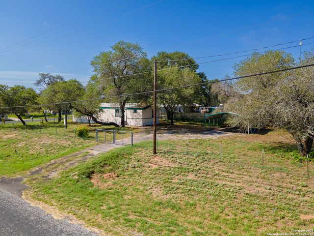 23103 Grand Spg, Elmendorf, TX 78112