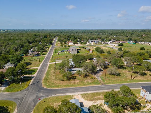 23103 Grand Spg, Elmendorf, TX 78112