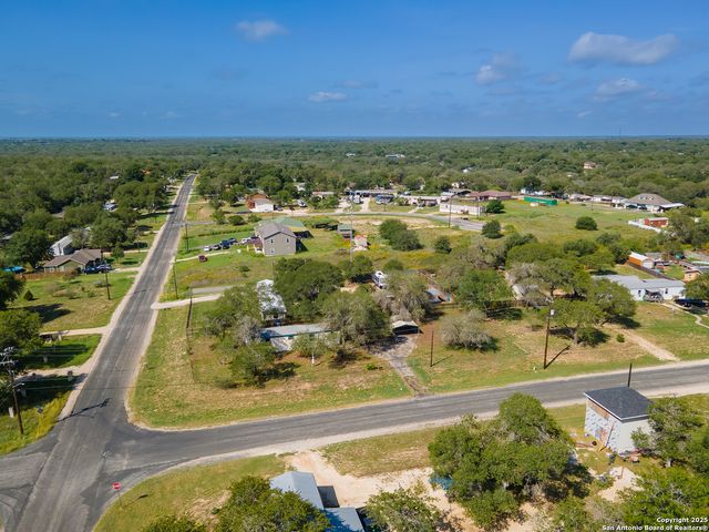 23103 Grand Spg, Elmendorf, TX 78112