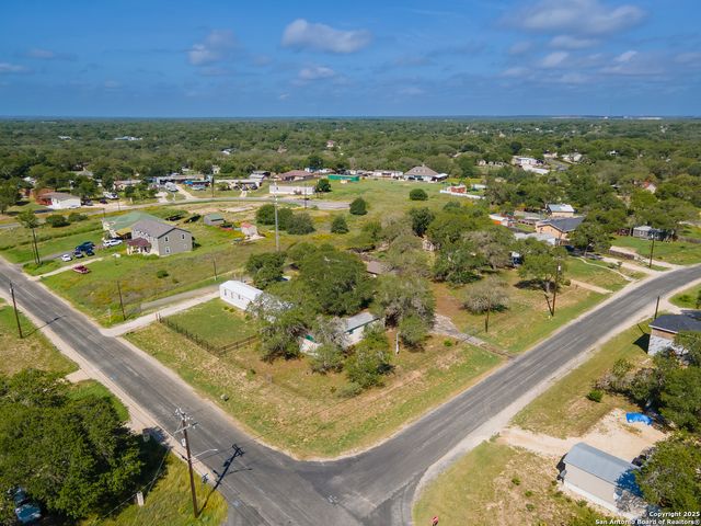 23103 Grand Spg, Elmendorf, TX 78112