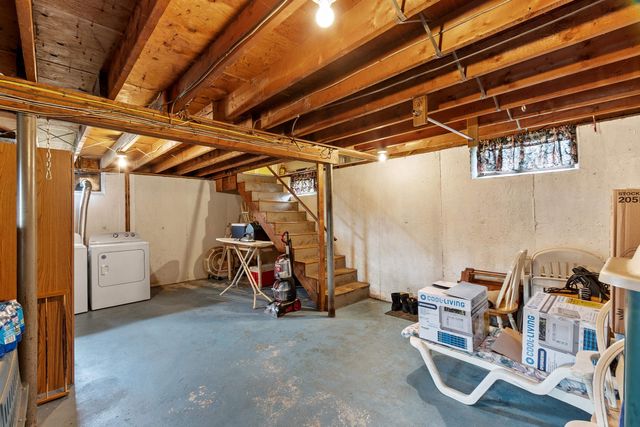 33 Meadow Lane, Greenland, NH 03840