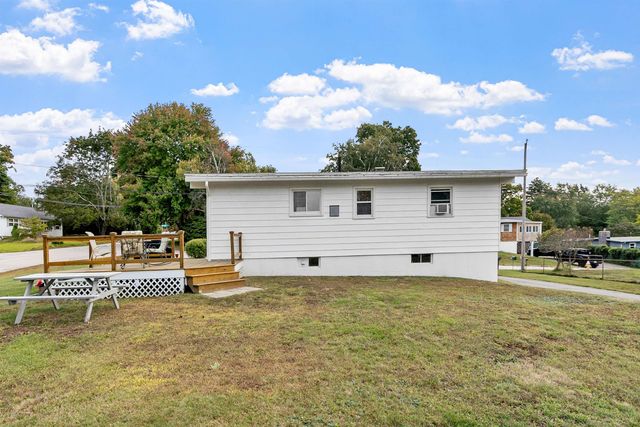 33 Meadow Lane, Greenland, NH 03840