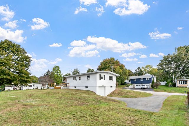 33 Meadow Lane, Greenland, NH 03840