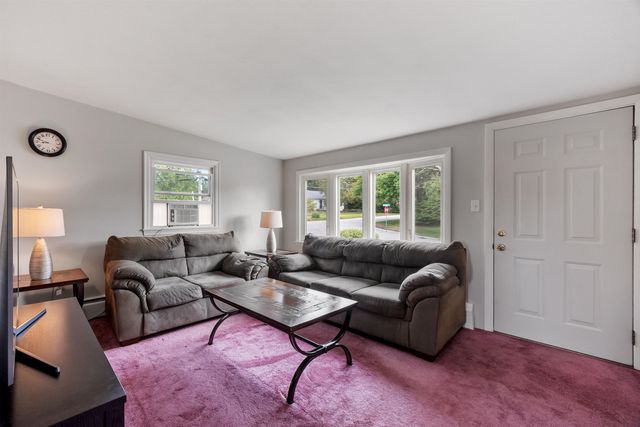 33 Meadow Lane, Greenland, NH 03840