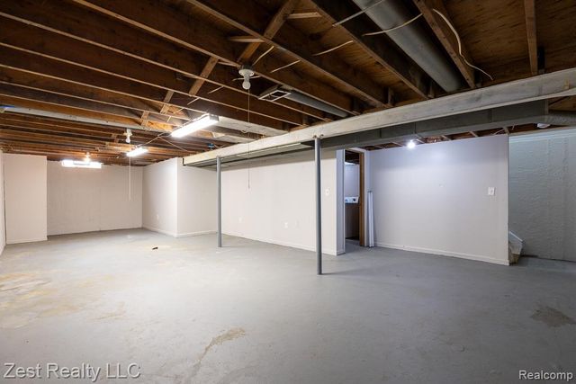 21681 Laurel Street, Clinton Township, MI 48035