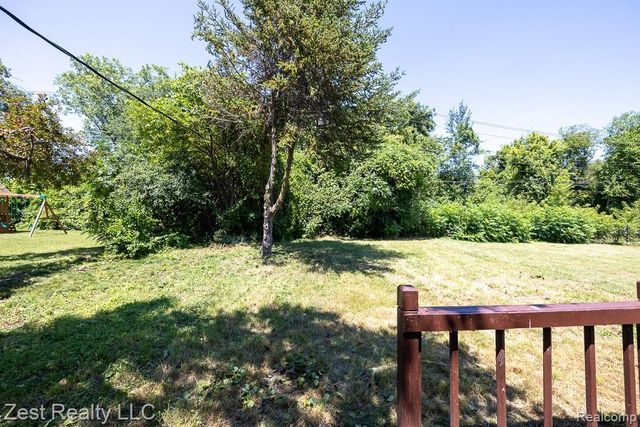 21681 Laurel Street, Clinton Township, MI 48035