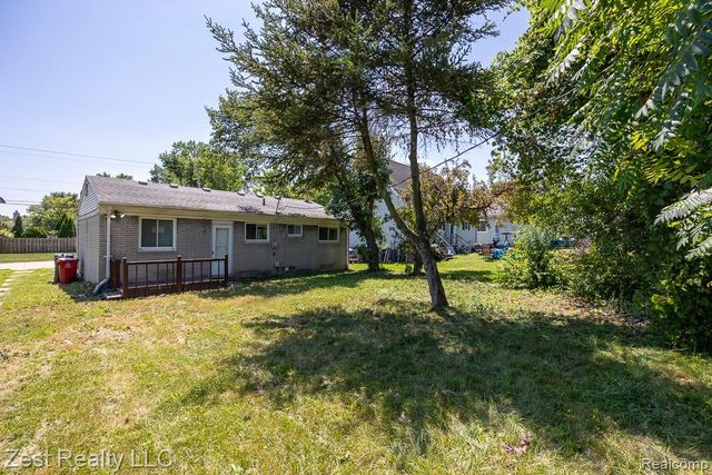 21681 Laurel Street, Clinton Township, MI 48035