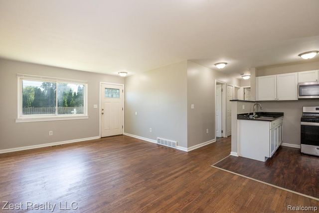 21681 Laurel Street, Clinton Township, MI 48035