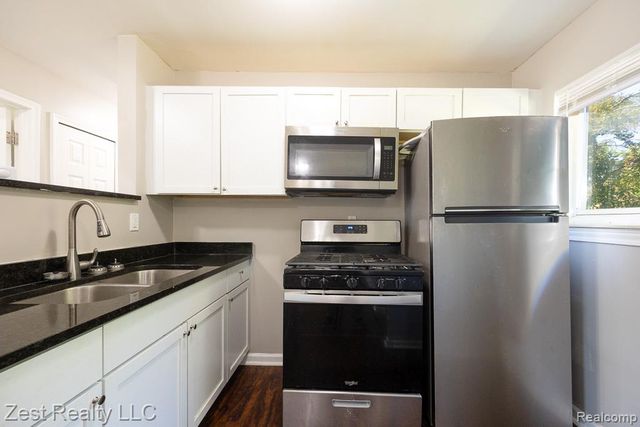 21681 Laurel Street, Clinton Township, MI 48035