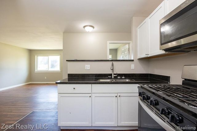 21681 Laurel Street, Clinton Township, MI 48035