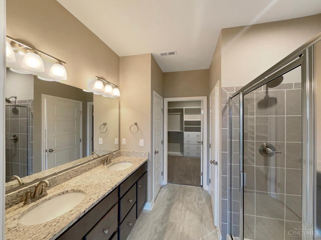 4332 R E Smith Drive, West Chester, OH 45069