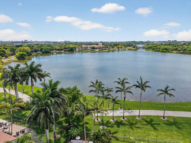 5022 NW 16th Way, Boca Raton, FL 33431