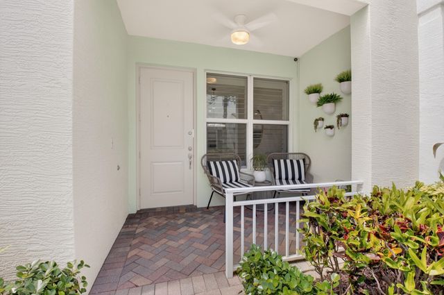 5022 NW 16th Way, Boca Raton, FL 33431