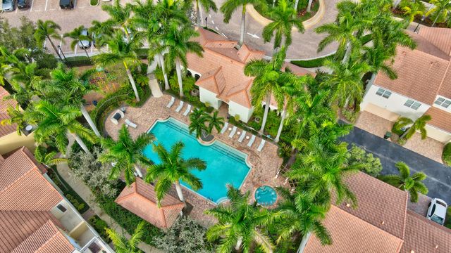 5022 NW 16th Way, Boca Raton, FL 33431