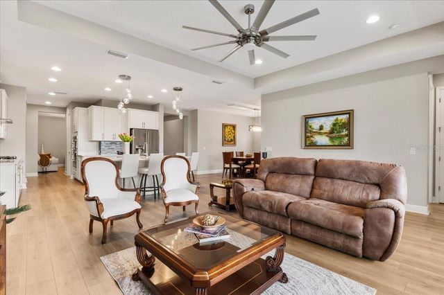 2024 WOODLEAF HAMMOCK COURT, Bradenton, FL 34211