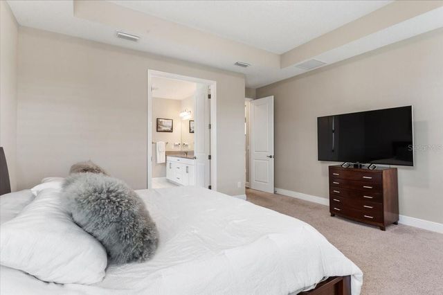 2024 WOODLEAF HAMMOCK COURT, Bradenton, FL 34211