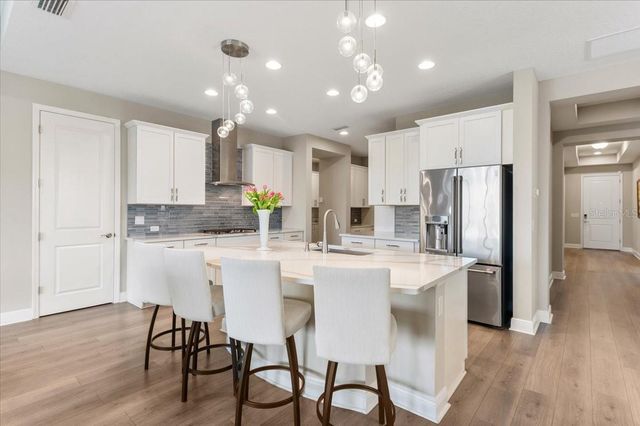 2024 WOODLEAF HAMMOCK COURT, Bradenton, FL 34211