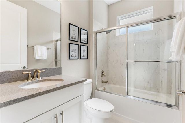 2024 WOODLEAF HAMMOCK COURT, Bradenton, FL 34211