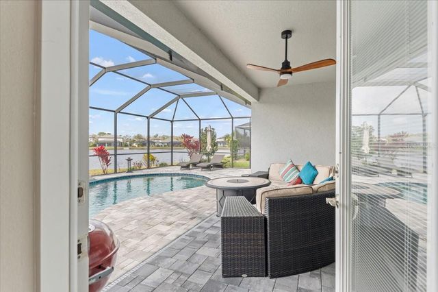 2024 WOODLEAF HAMMOCK COURT, Bradenton, FL 34211