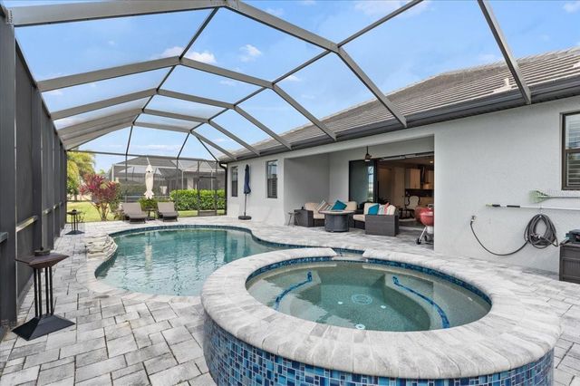 2024 WOODLEAF HAMMOCK COURT, Bradenton, FL 34211
