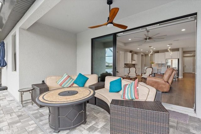 2024 WOODLEAF HAMMOCK COURT, Bradenton, FL 34211