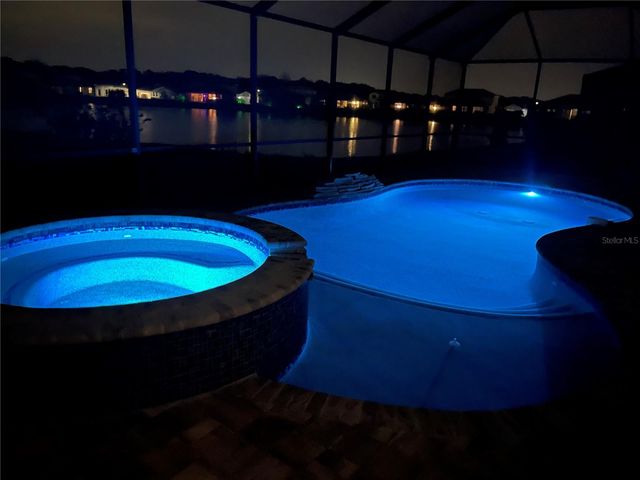 2024 WOODLEAF HAMMOCK COURT, Bradenton, FL 34211